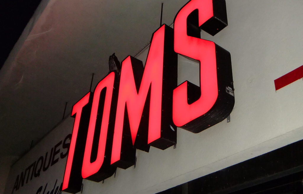 About Arizona Hut Furniture Tom’s Fine Furniture and Collectables